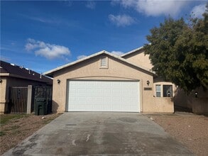 Building Photo - 2485 Armour Ave