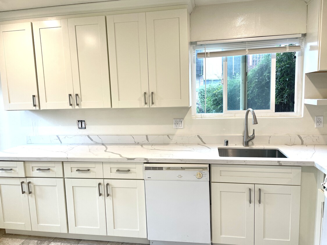 Foto principal - 2696 Jones Rd