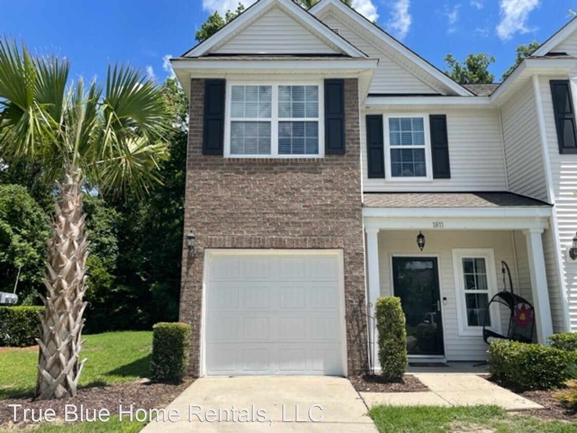 3 br, 2.5 bath House 1811 heldberg drive House Rental in Charleston