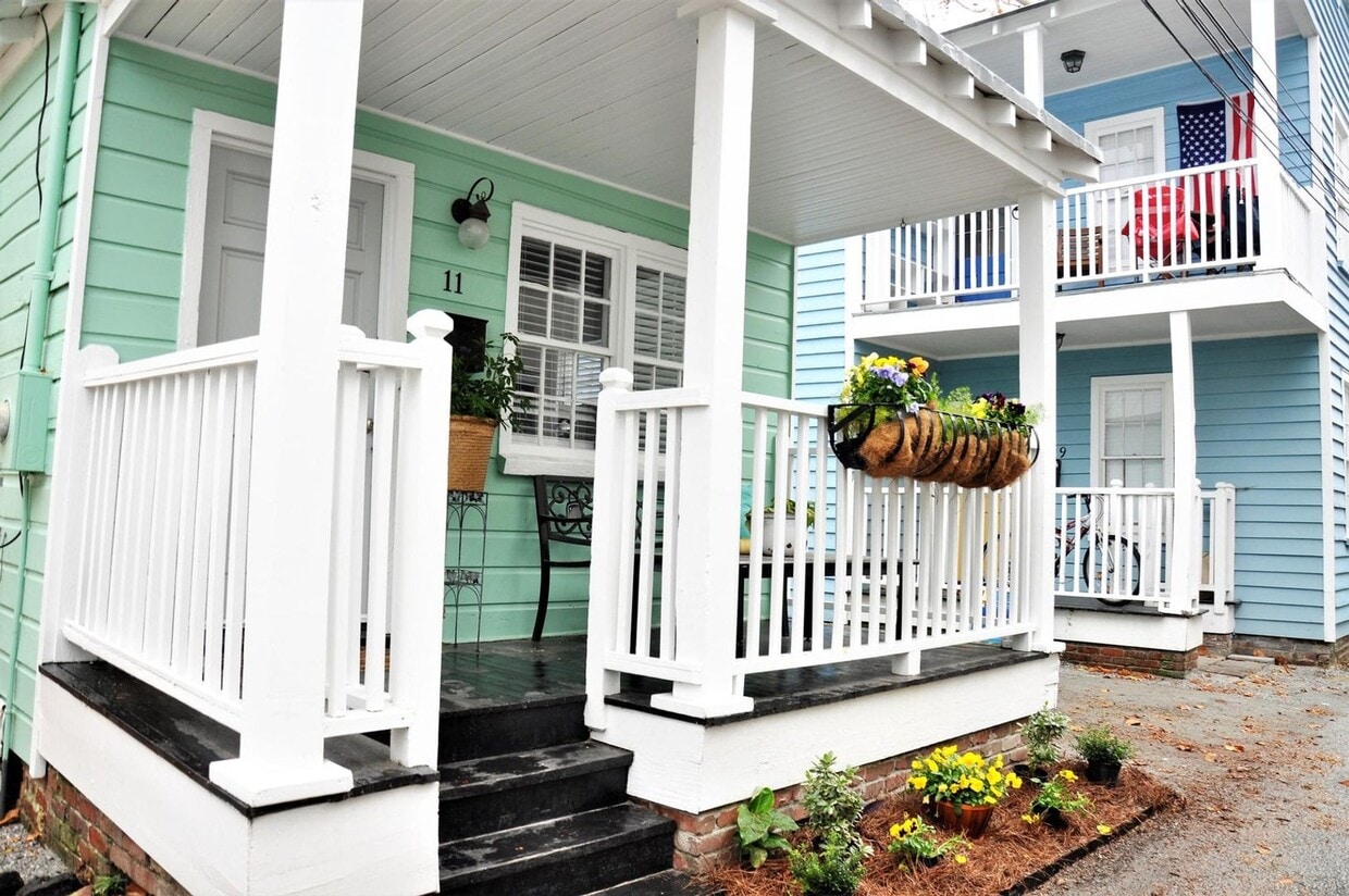 Foto principal - Awesome Three Bedroom One Bath Home - Downtown Charleston - Excellent Location!