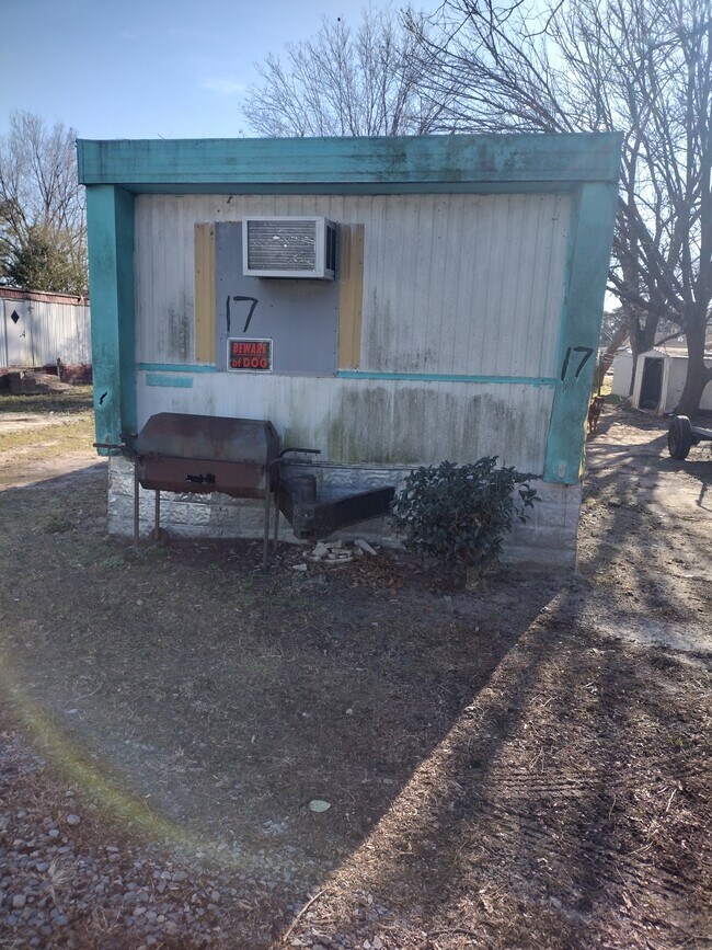 Building Photo - 100 Leighton Dr