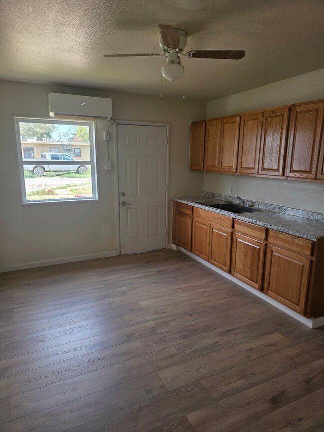 Foto del edificio - 1506 W Yucca Ave