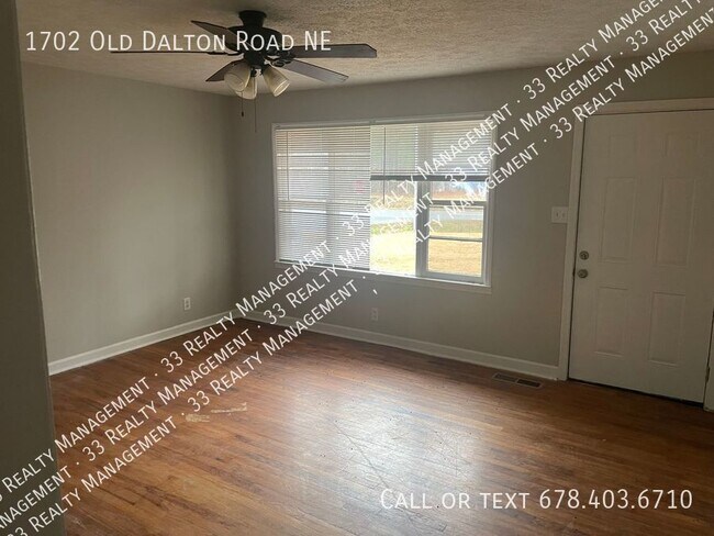 Building Photo - Spacious Brick RANCH style home in rural R...