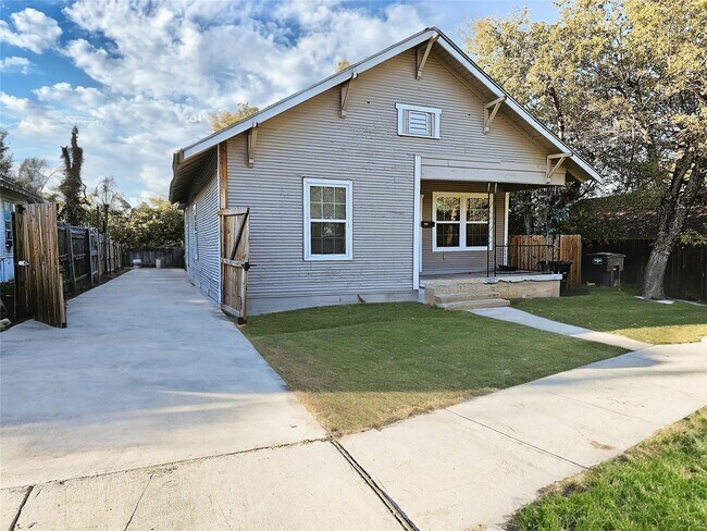 Foto del edificio - 816 NW 16th St