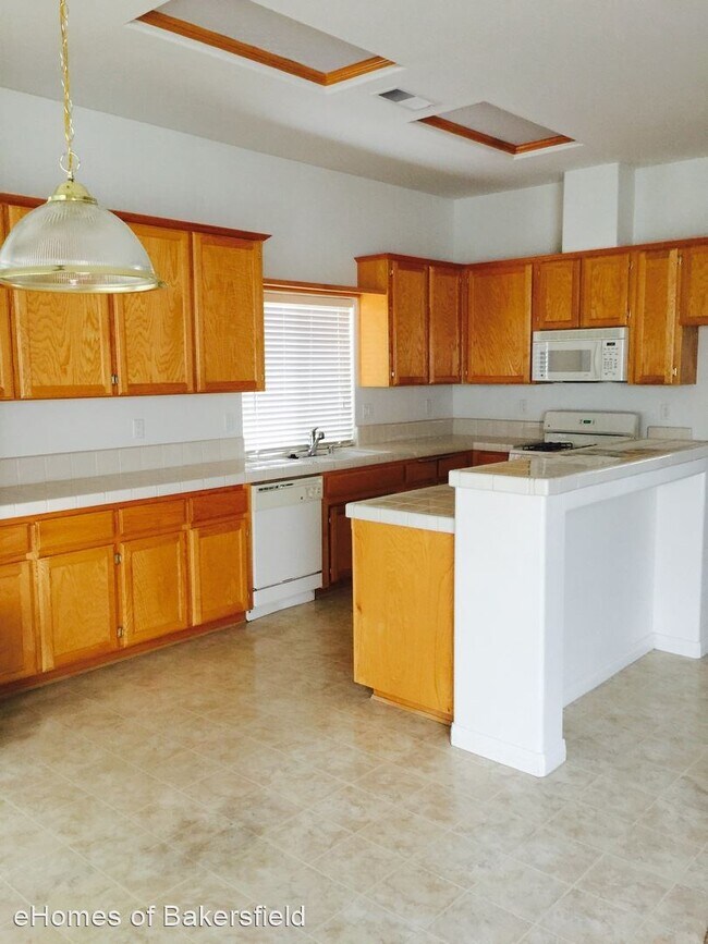 Foto del edificio - 3 br, 2 bath House - 10010 Seneca Falls Ave