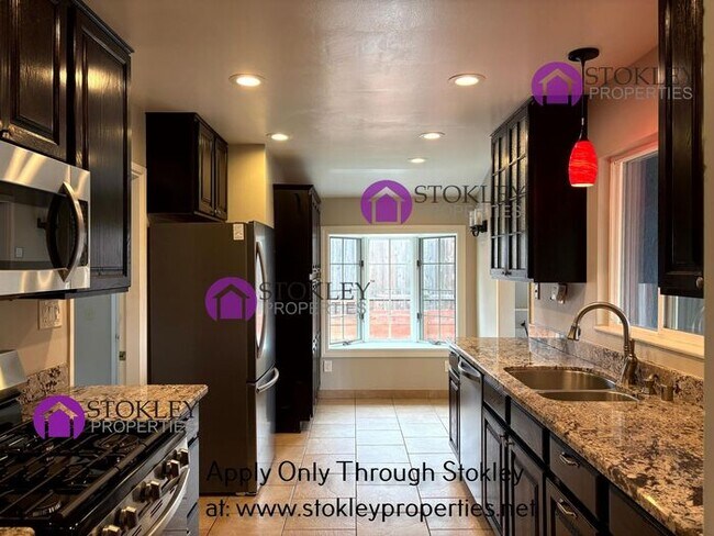 Building Photo - 448 Cumberland Dr