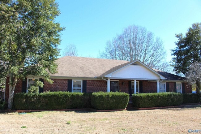 Building Photo - 103 Sagewood Dr