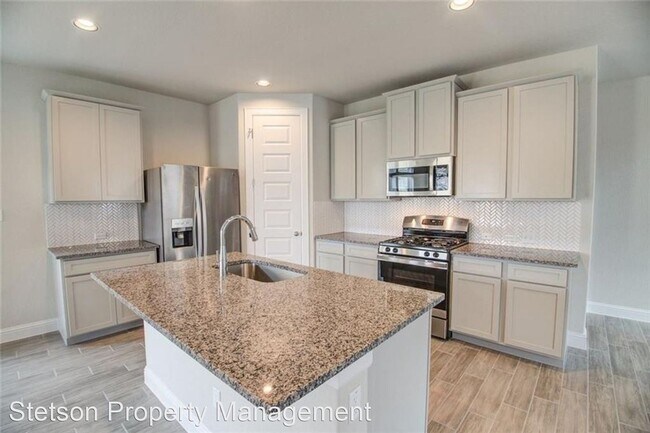 Building Photo - 5 br, 2.5 bath House - 344 Gaida Loop