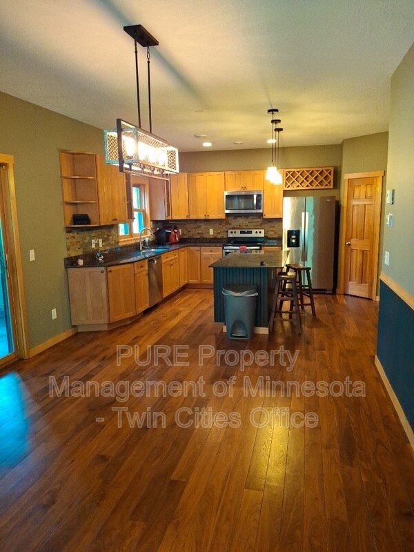 Foto principal - 24424 Allen Dr NE