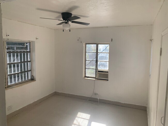 Foto del edificio - 1124 NW 112th Terrace