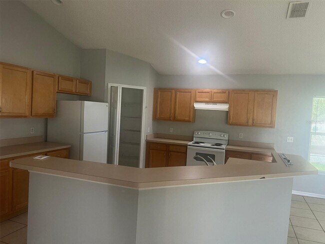 Building Photo - 235 Bedford Dr