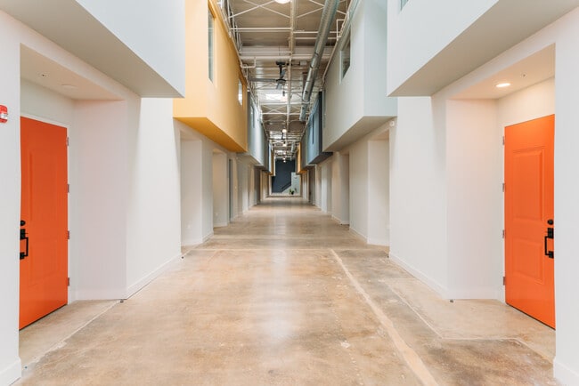 Foto del edificio - 210 W Peden Alley