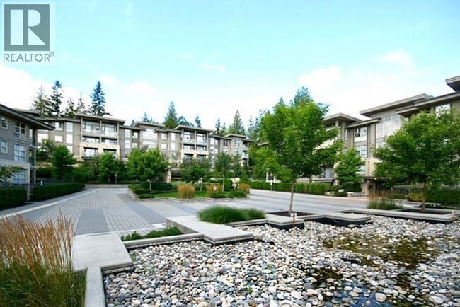 Building Photo - 9329-9329 University Crescent