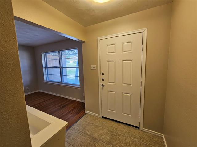 Foto del edificio - 1016 Indian Creek Trail