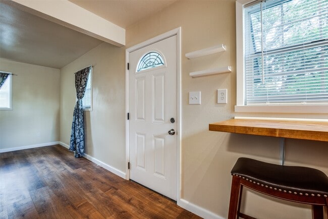 Building Photo - 1200 W Phillips St