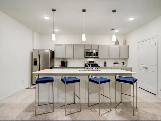Building Photo - 3426 Water Lilly Way