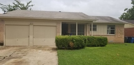 Building Photo - 368 S Nachita Dr