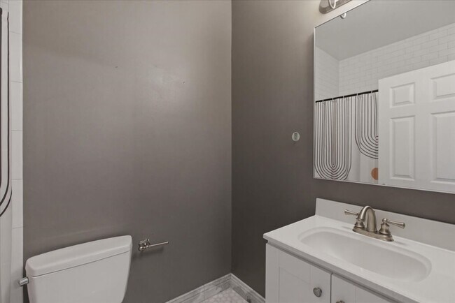 Foto del edificio - 745 N Wood St
