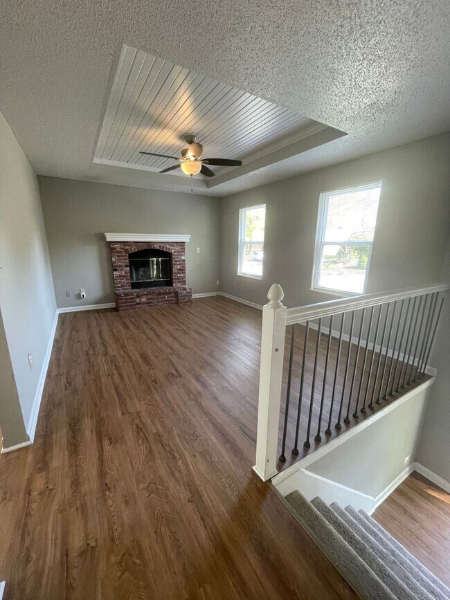 Building Photo - 3-Bedroom, 2.5-Bathroom home in Blue Springs