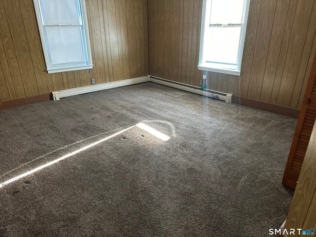 Building Photo - 704 Highland Ave