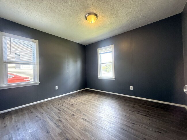 Foto del edificio - 2 bedroom home - Ferguson - Remodeled -1st...