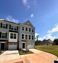 Building Photo - 3012 Arbor Ash St