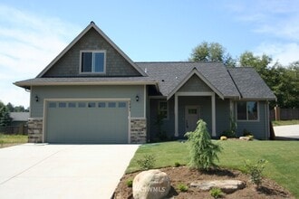 Building Photo - 5691 Meadow View Ct