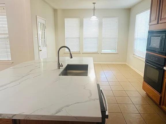 Foto del edificio - 6514 Ivy Heath Ln