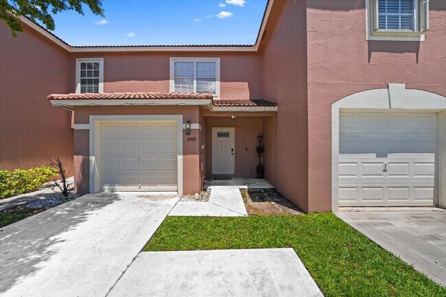 Foto del edificio - 6960 Mill Brook Pl