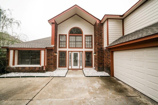 Building Photo - 22910 Glenover Dr