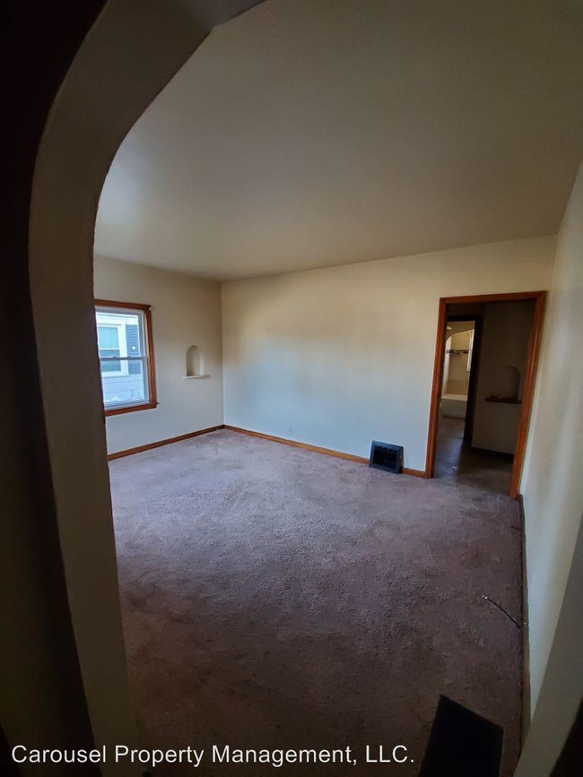 Building Photo - 2 br, 1 bath House - 19 Rotherwood Ave