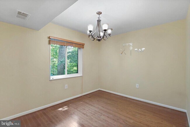 Building Photo - 1423 Northgate Square