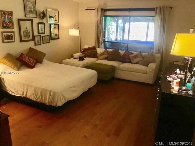 Foto del edificio - 414 NE 195th St