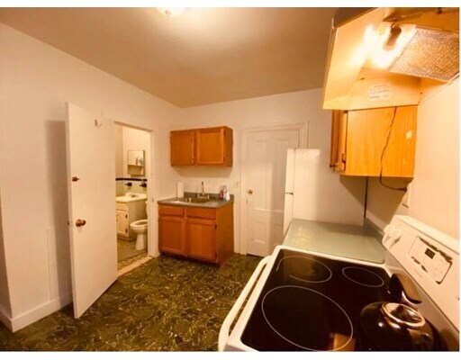 Foto del edificio - 213 Rindge Ave