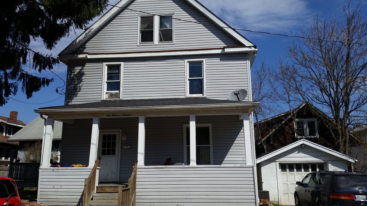Primary Photo - 4 bed/2 bath house in Greenmont - Availabl...