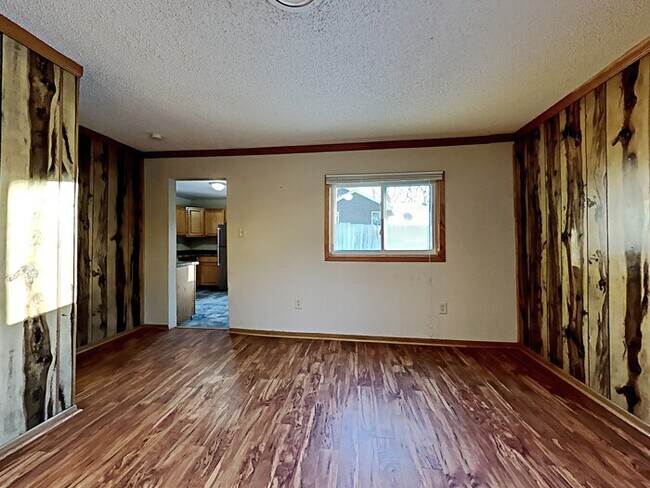 Foto del edificio - 10631 Dogwood St NW