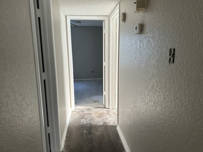 Building Photo - 3708 Hulen Park Cir