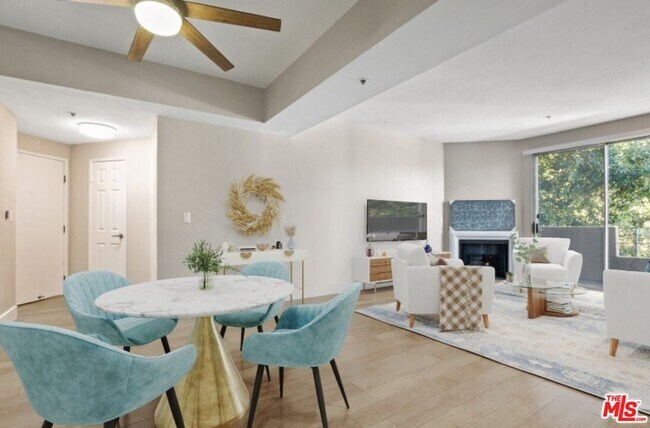 Foto del edificio - 627 N Rossmore Ave