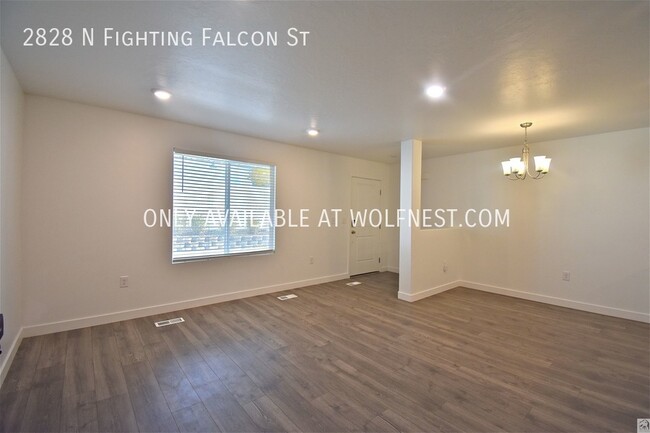 Building Photo - Beautiful 3 Bedroom Layton Townhome!