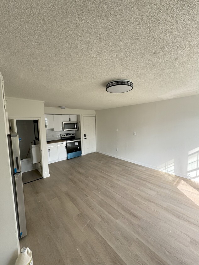 Building Photo - 151 Colborne St