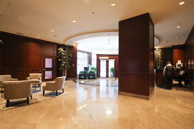 Building Photo - 200 Rideau St