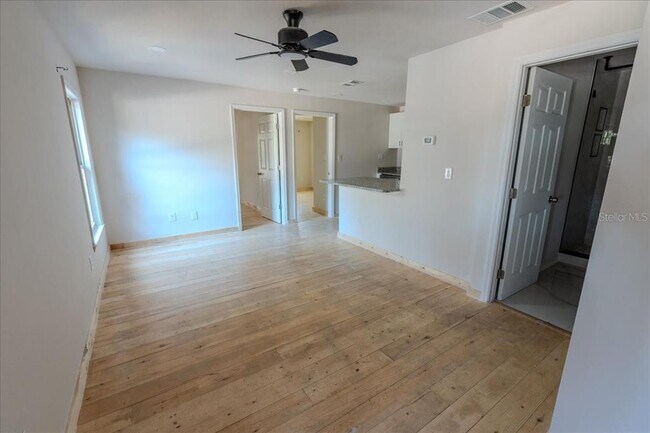 Foto del edificio - 2402 E M.L.K. Jr Blvd