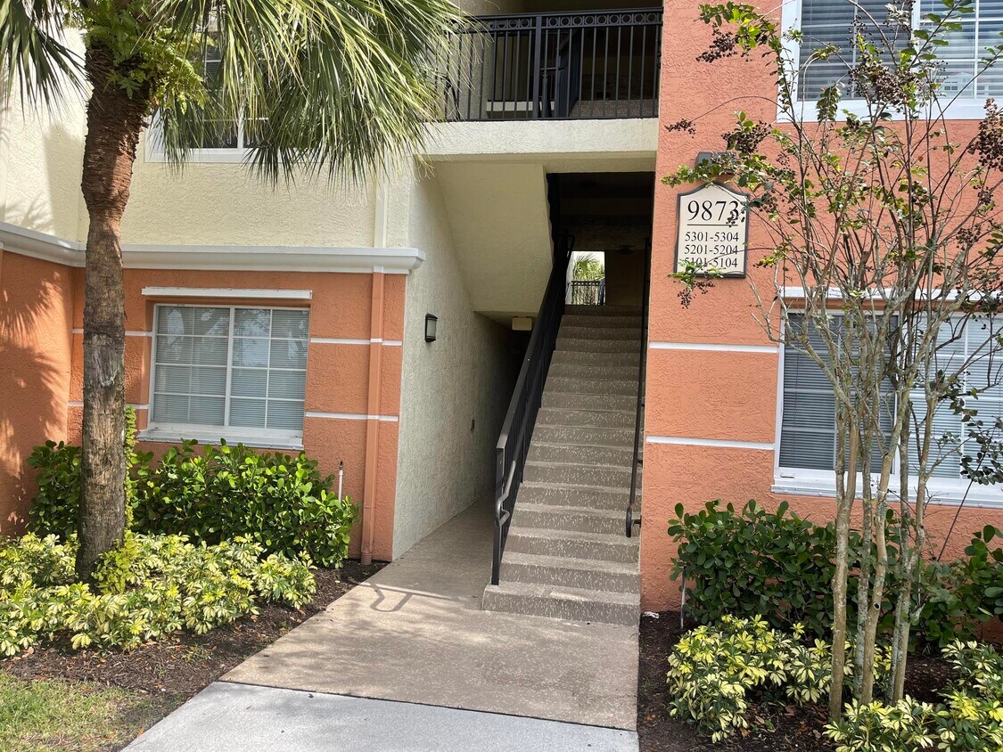 Foto principal - 9873 Baywinds Blvd