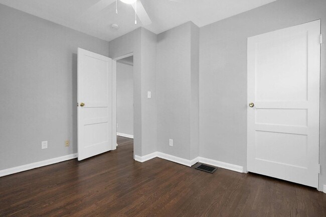 Foto del edificio - 2229 Middlehurst Dr