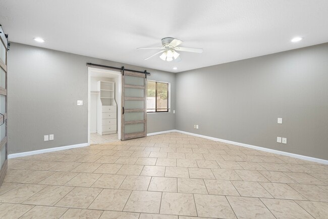 Foto del edificio - 533 E Deepdale Rd
