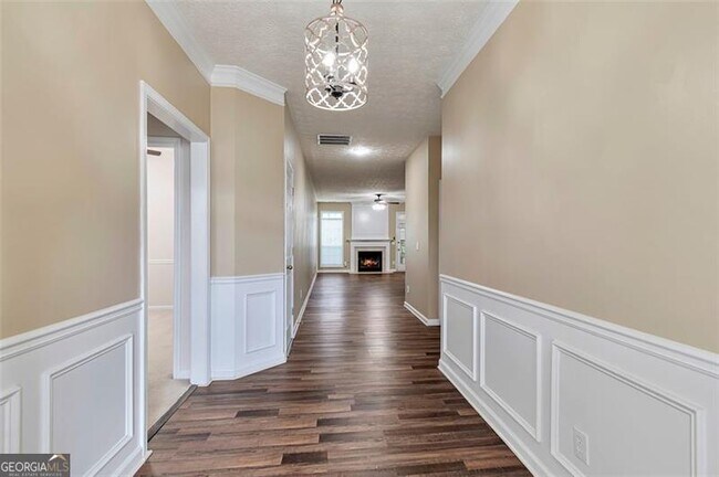 Building Photo - 105 AVEN