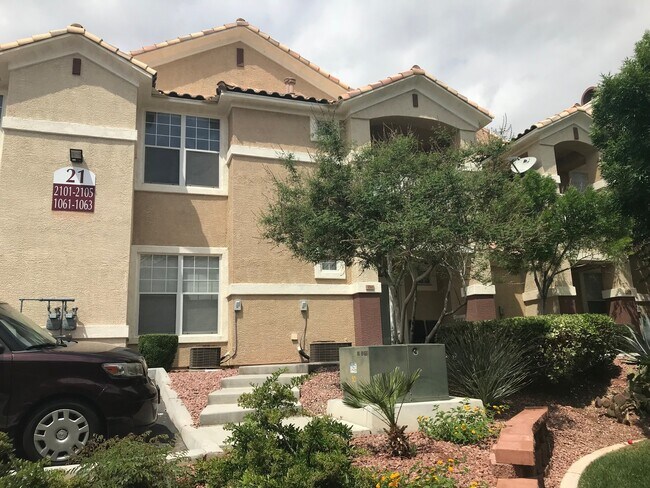 Foto del edificio - Beautiful  2bed 2bath Gated Community