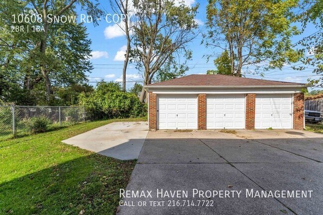Building Photo - 10608 Snow Rd Down, Parma - Spacious 2 bed...