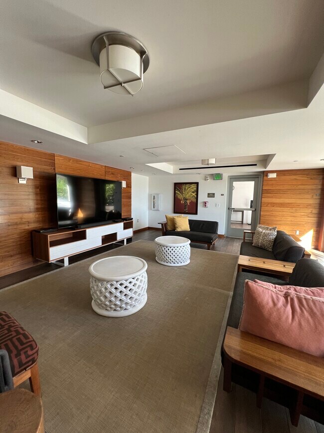 Clubhouse - 1189 Waimanu St