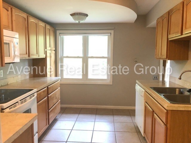 Building Photo - Charming 3 Bedroom Ranch